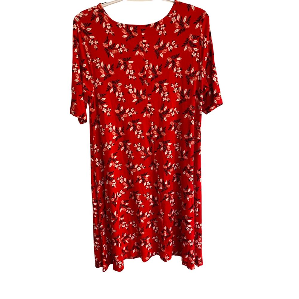 LR3108 St. John's Bay Red Floral Swing Dress Medium Midi Casual Stretch Knit - Picture 4 of 8